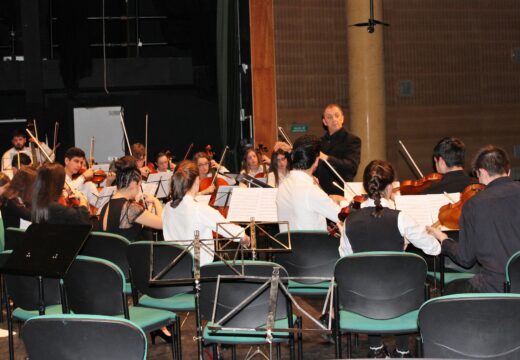 O Conservatorio Profesional de Música do concello de Carballo lembra ao seu ex director Juan Otero cun concerto